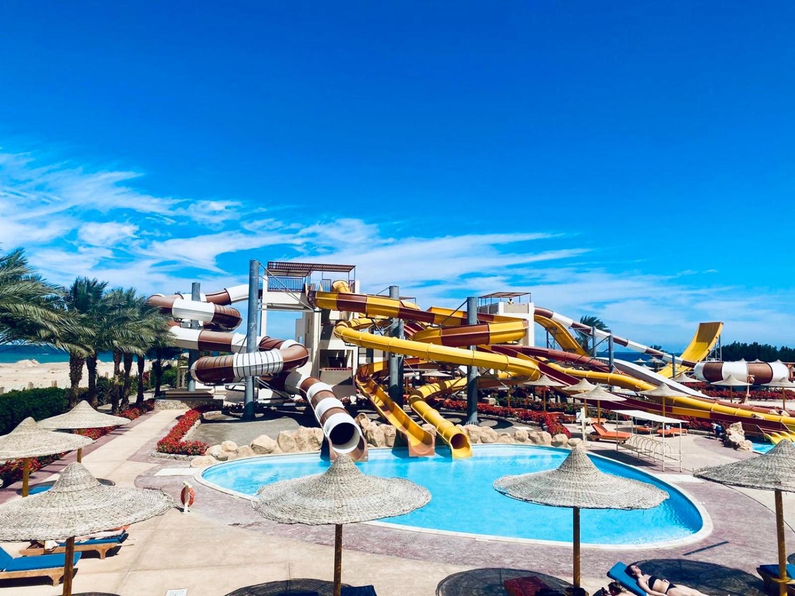 In El Karma Aqua 4 *
