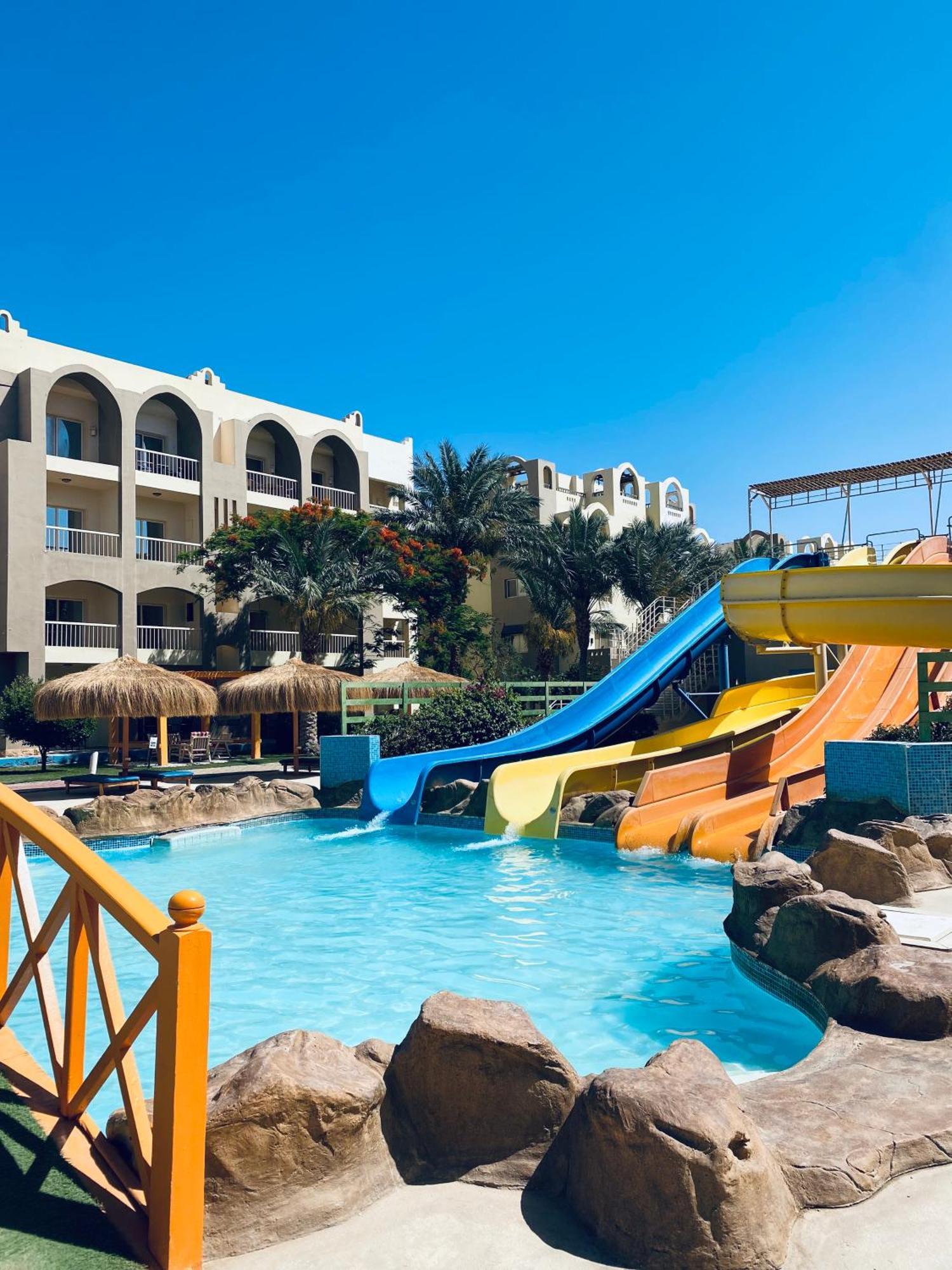 In El Karma Aqua 4 *